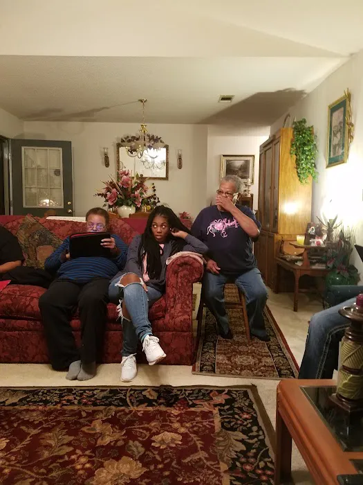 Oak Meadows Mobile Home Park Picture 2