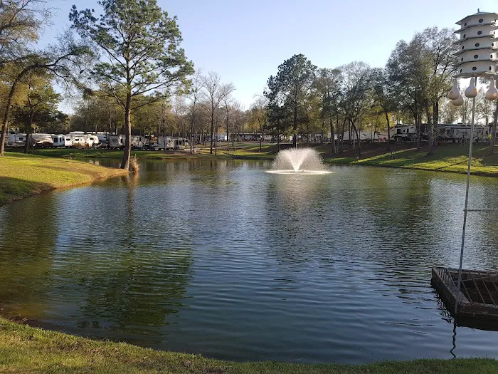 Fair Harbor RV Park & Campground Picture 4