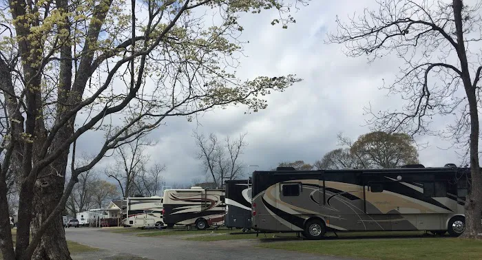 Crossroads Travel RV Park Picture 3