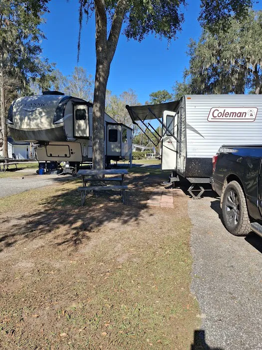 Inland Harbor RV Park Picture 4