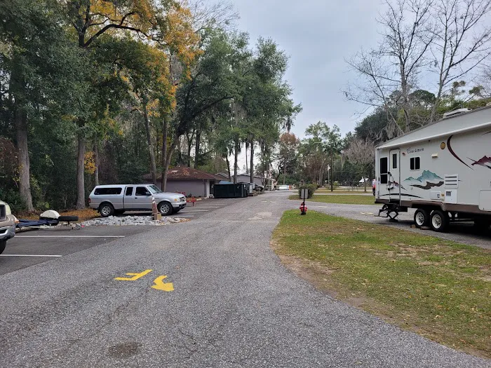 Inland Harbor RV Park Picture 5