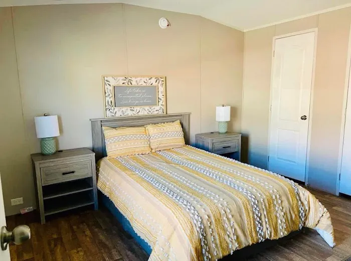 Paradise Village of Albany Picture 1