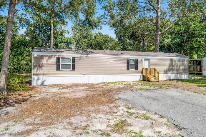 Fernwood Mobile Home Community Picture 5