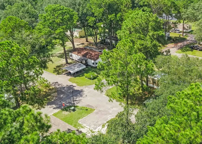 Fernwood Mobile Home Community Picture 1