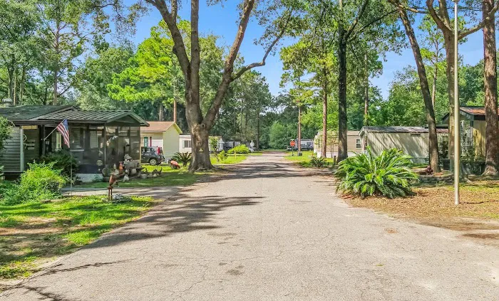 Fernwood Mobile Home Community Picture 9