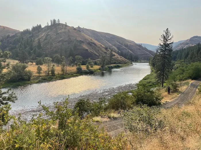 Grizz Flats Campground Picture 3