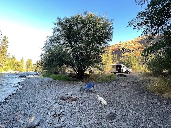 Grizz Flats Campground Picture 6