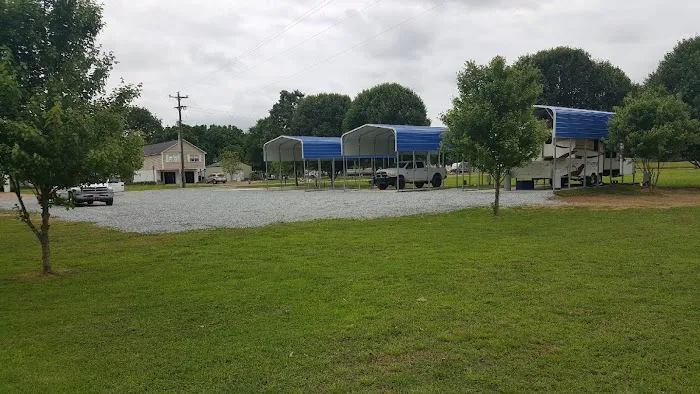 Journey's Inn RV Park Picture 4