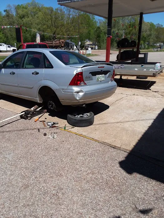 HWY 57 Three Way R.V. Park Picture 10