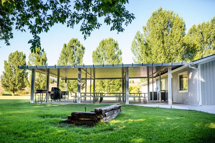 Little Bear River Retreat Picture 3