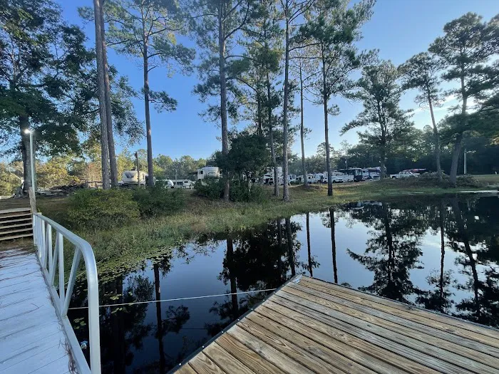 McIntosh Lake RV Park Picture 8