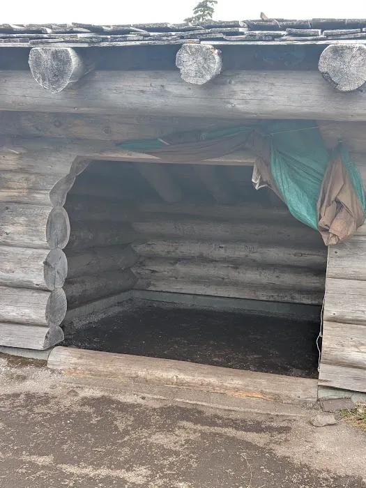 Mazama Camp Shelter Picture 7