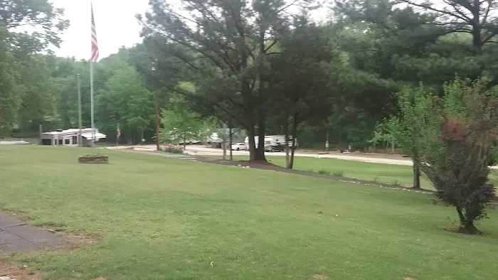 Blackhawk hill cabin rental & campground Picture 1