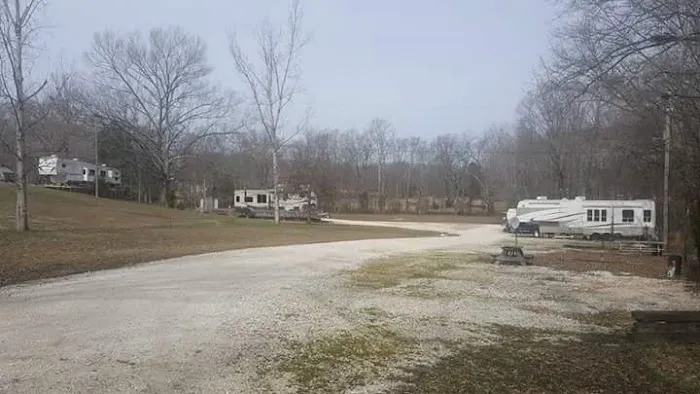 Blackhawk hill cabin rental & campground Picture 4