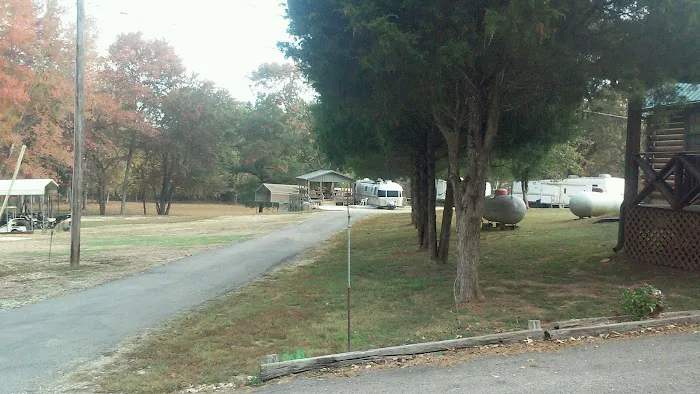 Blackhawk hill cabin rental & campground Picture 5