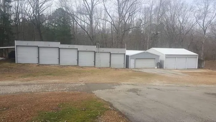 Blackhawk hill cabin rental & campground Picture 3