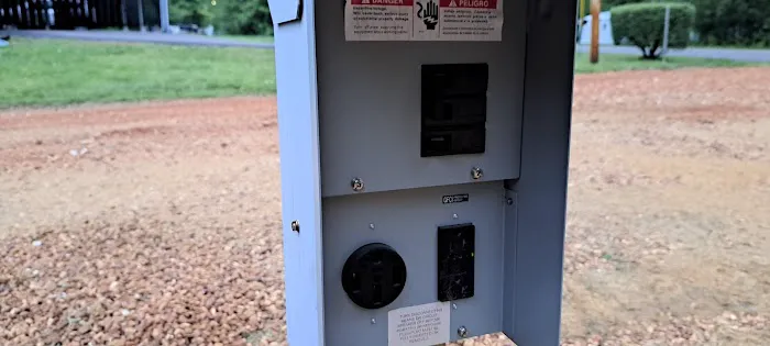 Willoughby's RV Park Picture 7