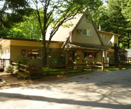 Cascade Locks / Portland East KOA Holiday