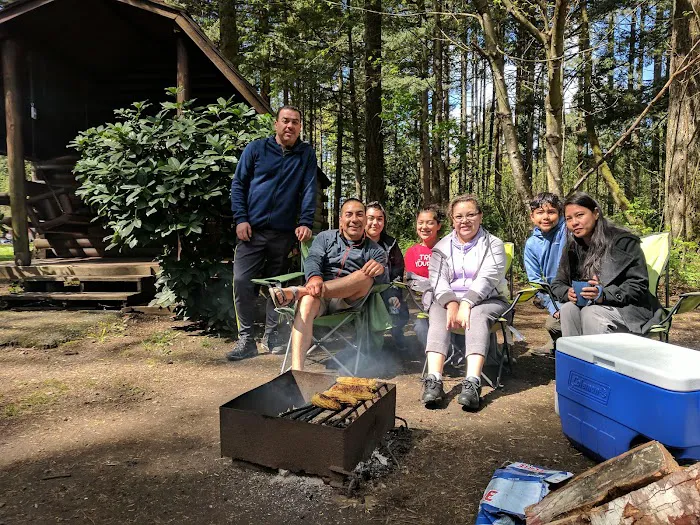 Cascade Locks / Portland East KOA Holiday Picture 5