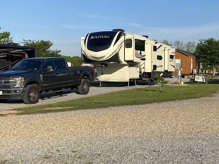 Montgomery South RV Park & Cabins Picture 5