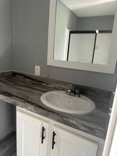 Live Oak Pines Mobile Home Park Picture 2