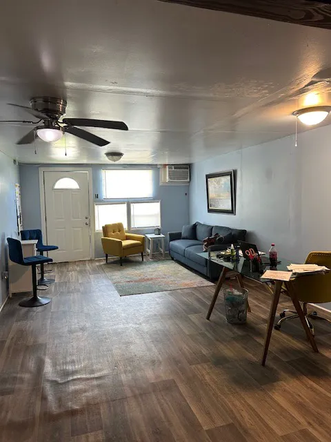 Live Oak Pines Mobile Home Park Picture 9