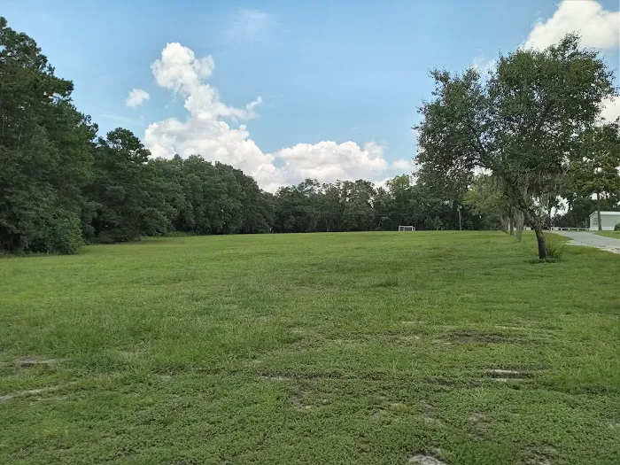 Live Oak Pines Mobile Home Park Picture 8