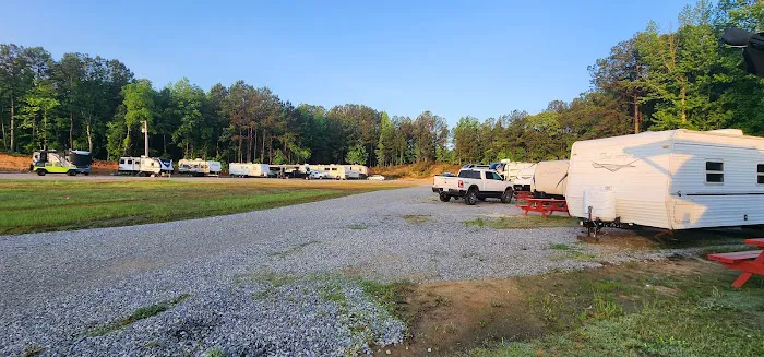 Lakelife RV Park Picture 9