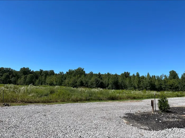 Fly South RV Campground Picture 10