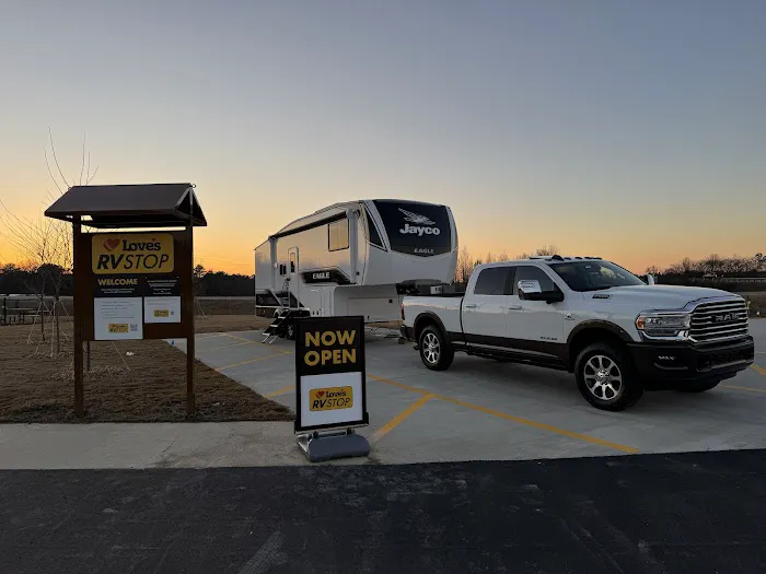 Love's RV Hookup Picture 1
