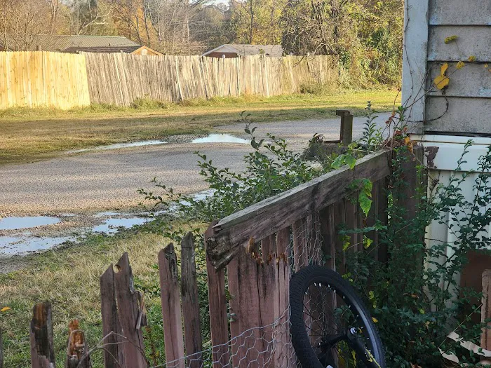 Lafayette Trailer Court Picture 2