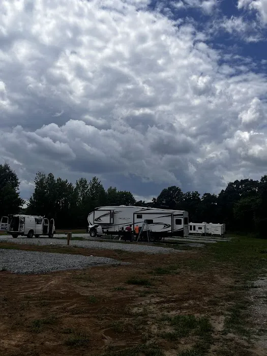 Cliff Creek RV Park Picture 6