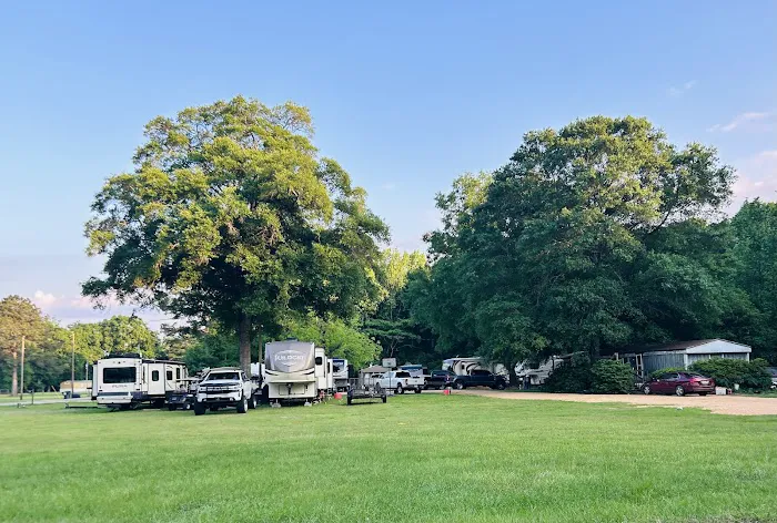 B&B RV Park Picture 2