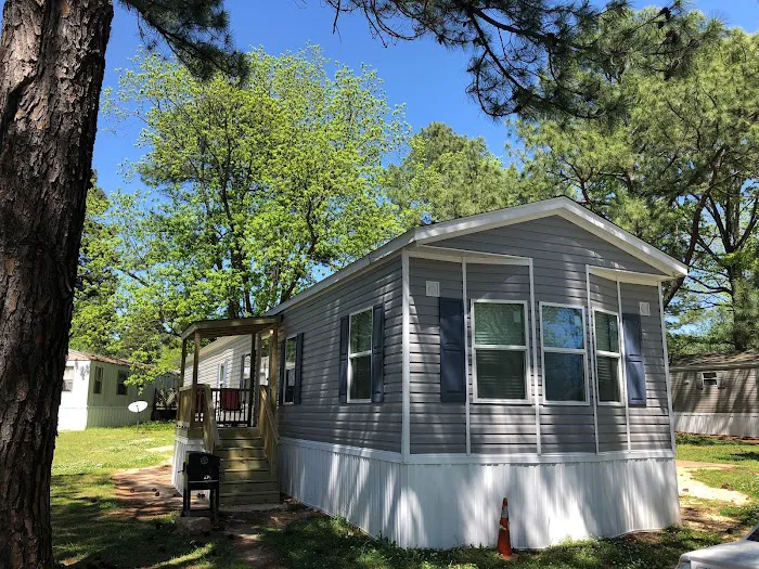 Wood Village Mobile Home Park Picture 1