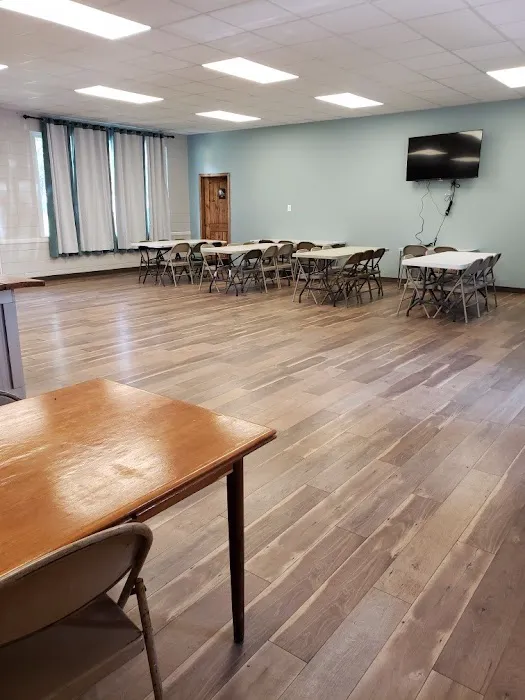 Wood Village Mobile Home Park Picture 7