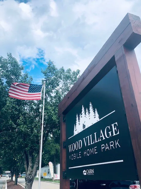 Wood Village Mobile Home Park Picture 4