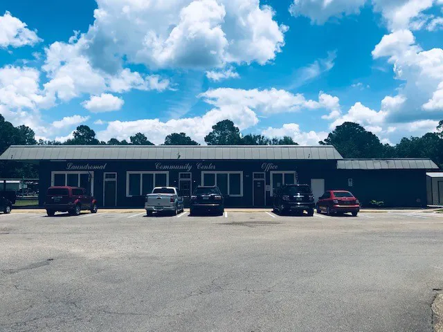 Wood Village Mobile Home Park Picture 6