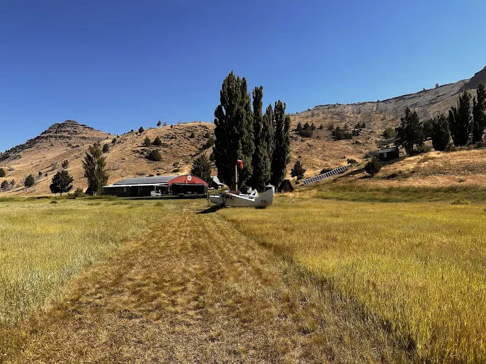 Lands Inn Cabins and Camping Picture 3