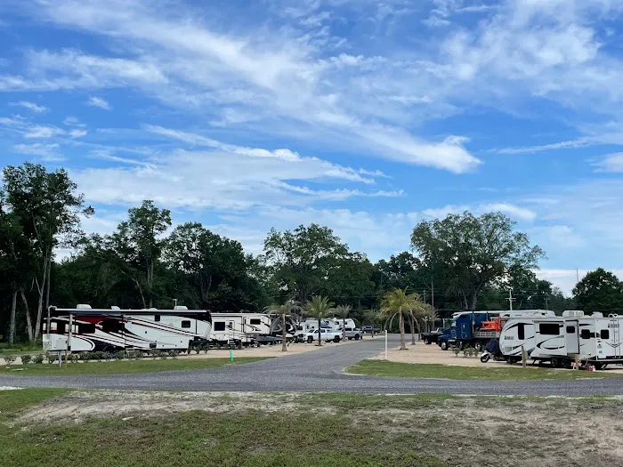 1075 RV Resort Picture 2