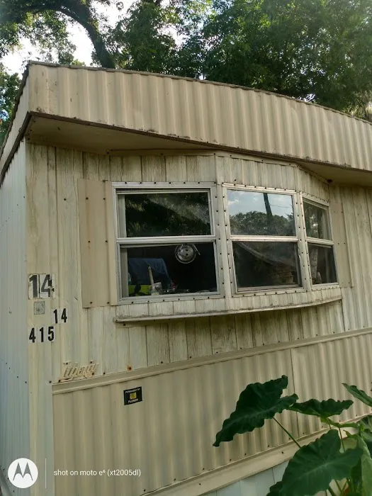 Cool Breeze Mobile Home Park Picture 2