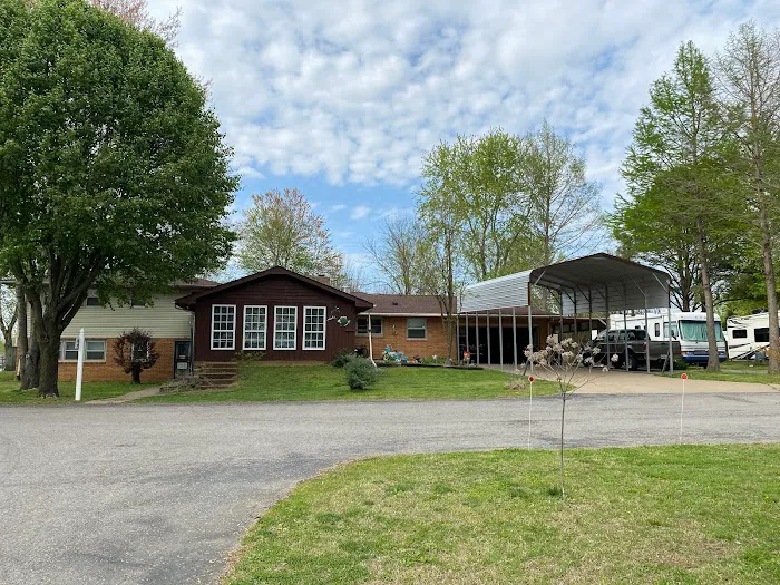 Tiny Town RV Park Picture 1