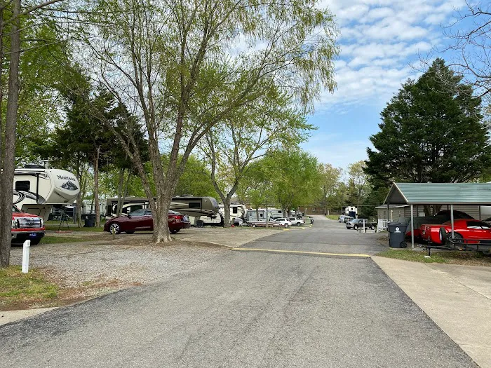 Tiny Town RV Park Picture 10