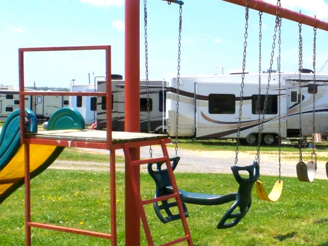 Coyote View RV Park & RV Repair Picture 9