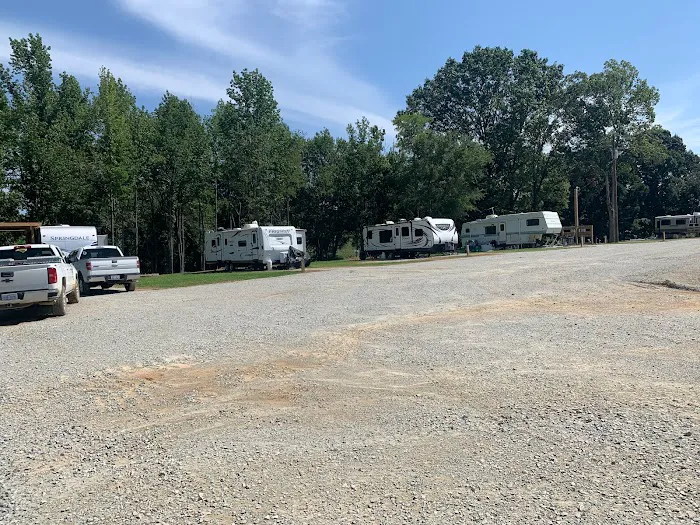 J and H Farms and RV Park Picture 2