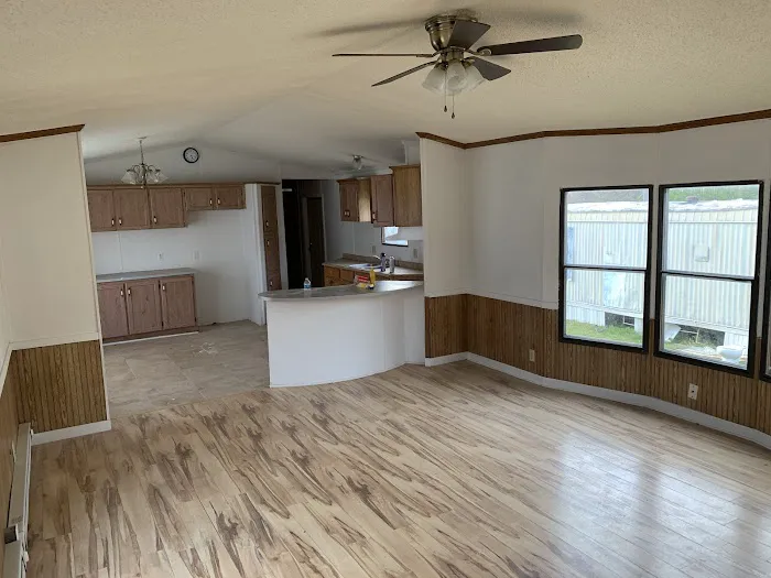 Bolivar Oaks Mobile Home Park Picture 4