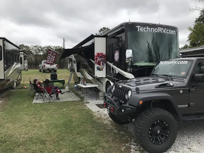 Coaches Corner RV Park Picture 8