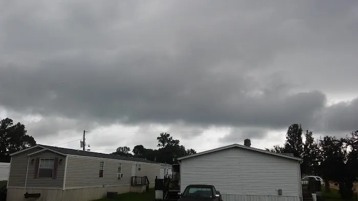 Twin Creek Mobile Home Community Picture 4