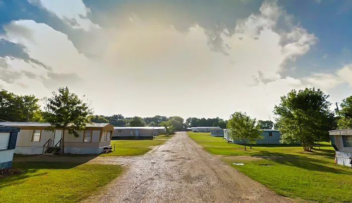 Friendly Estates Mobile Home Park Picture 2