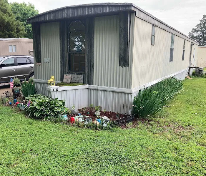 Smithville Mobile Home Park Picture 5