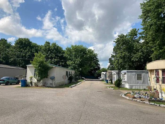 Smithville Mobile Home Park Picture 8